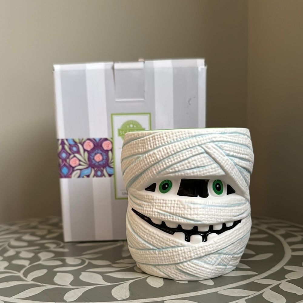 Scentsy Mummy Under Wraps Warmer with Green Eyes